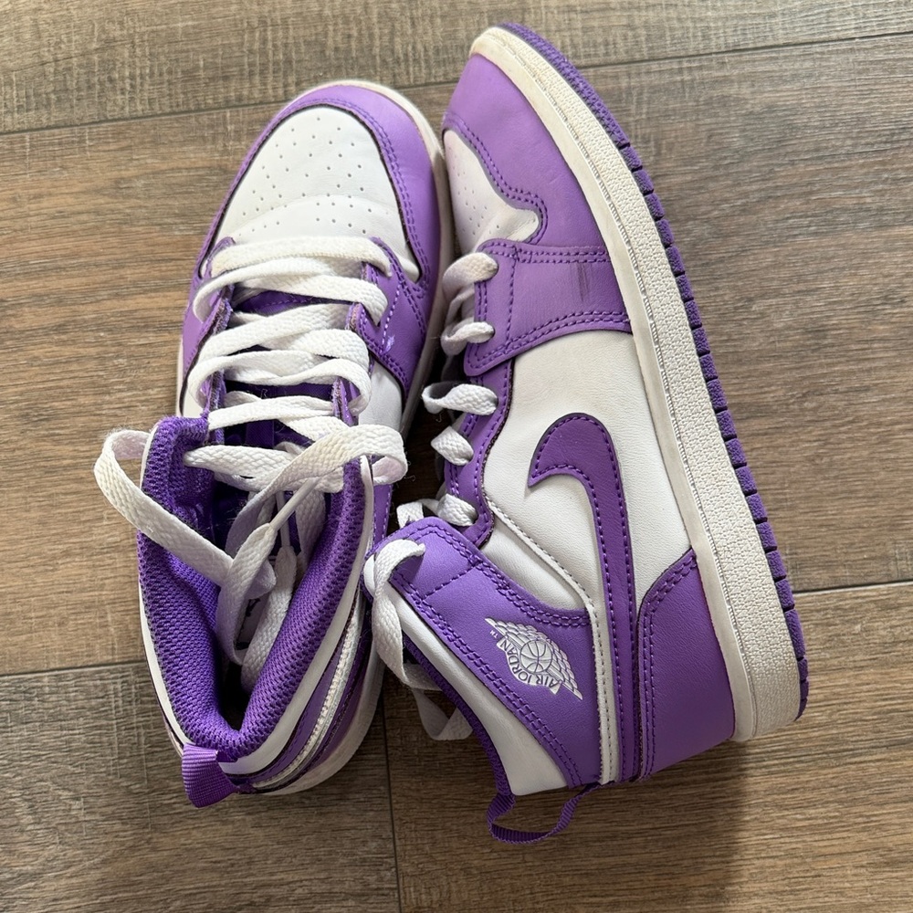 Nike Purple and White Sneakers